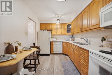 102 - 120 ELGIN STREET W Oshawa (O'Neill) Ontario photo 12
