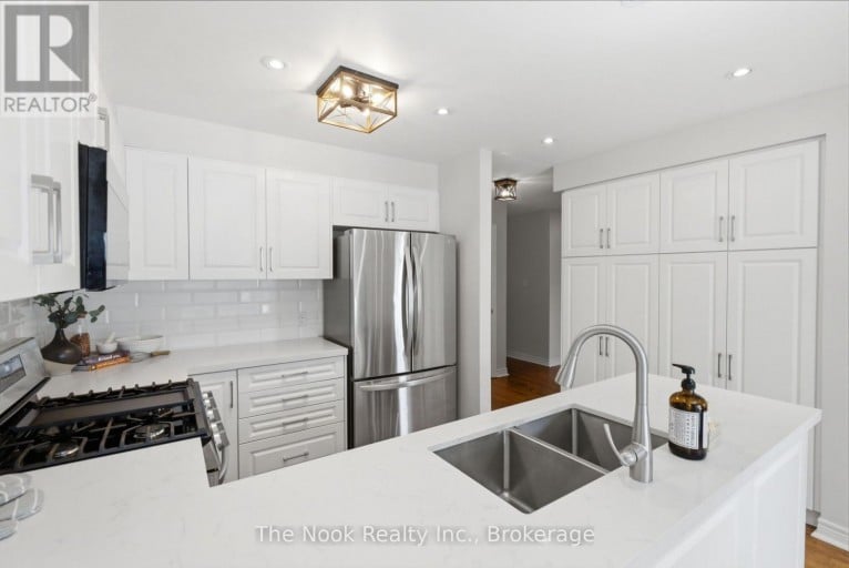1633 ERINDALE CRESCENT, Oshawa (Samac), Ontario, L1G8A4