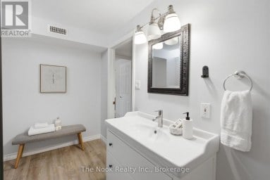 1633 ERINDALE CRESCENT Oshawa (Samac) Ontario photo 32