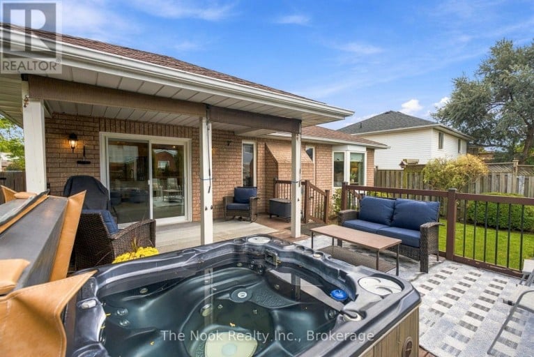 1633 ERINDALE CRESCENT, Oshawa (Samac), Ontario, L1G8A4