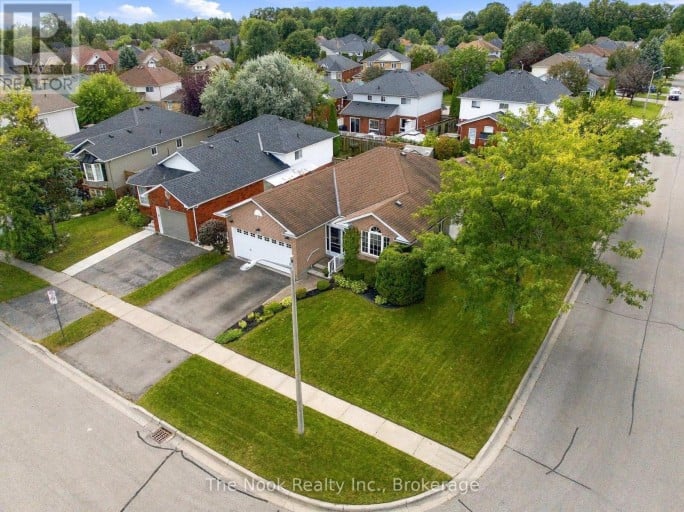 1633 ERINDALE CRESCENT, Oshawa (Samac), Ontario, L1G8A4