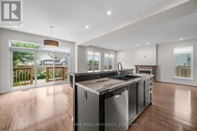 1397 WATERSIDE WAY, Kingston (Kingston East (Incl Barret Crt)) Ontario