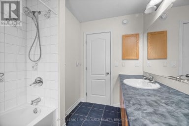 1397 WATERSIDE WAY, Kingston (Kingston East (Incl Barret Crt)) Ontario