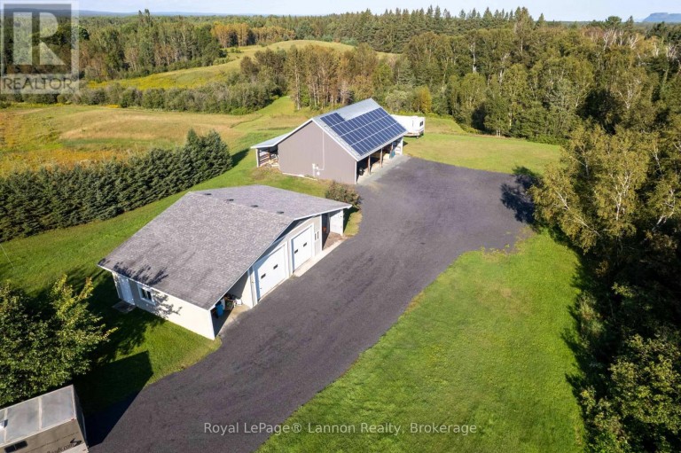 401 BARRIE DRIVE, Thunder Bay, Ontario, P7K0J6