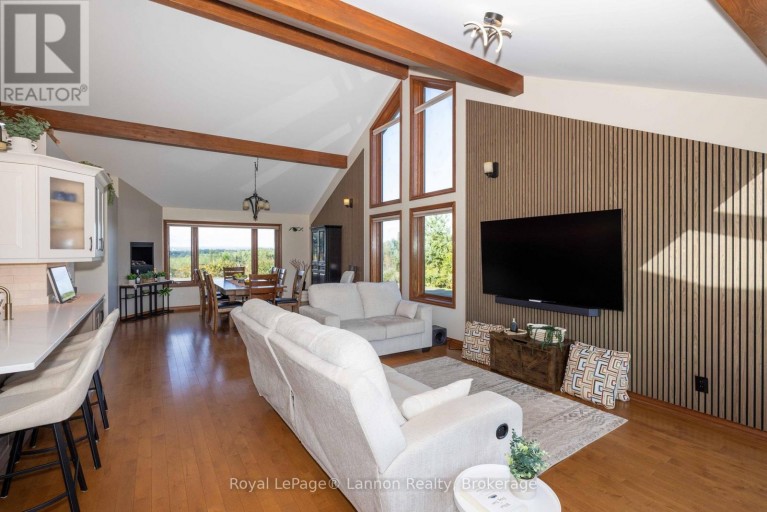401 BARRIE DRIVE, Thunder Bay, Ontario, P7K0J6