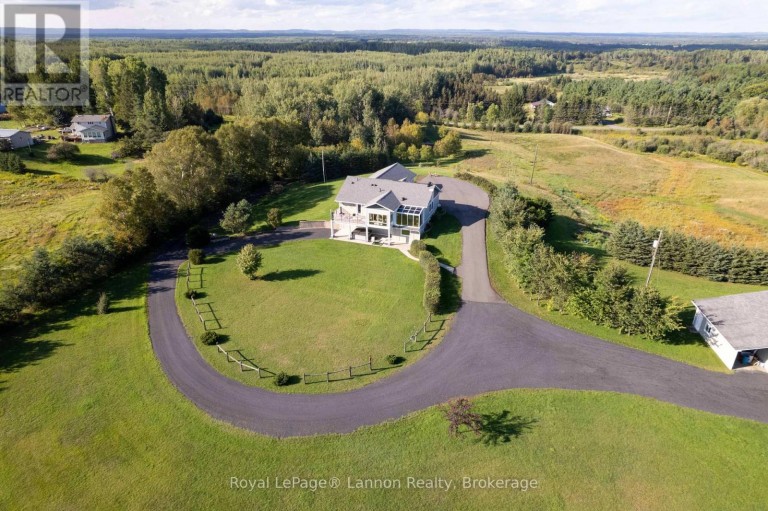 401 BARRIE DRIVE, Thunder Bay, Ontario, P7K0J6