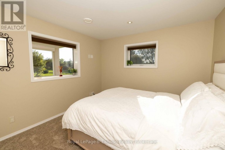 401 BARRIE DRIVE, Thunder Bay, Ontario, P7K0J6