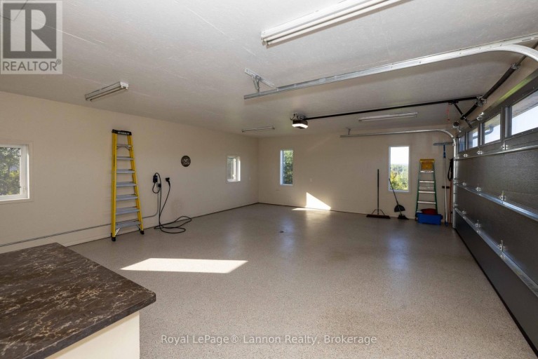 401 BARRIE DRIVE, Thunder Bay, Ontario, P7K0J6