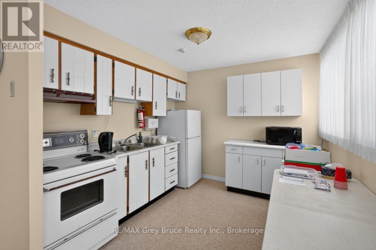 208 - 860 9TH STREET, Owen Sound, Ontario, N4K1R2
