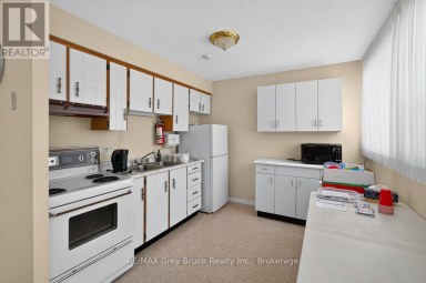 208 - 860 9TH STREET Owen Sound Ontario photo 5
