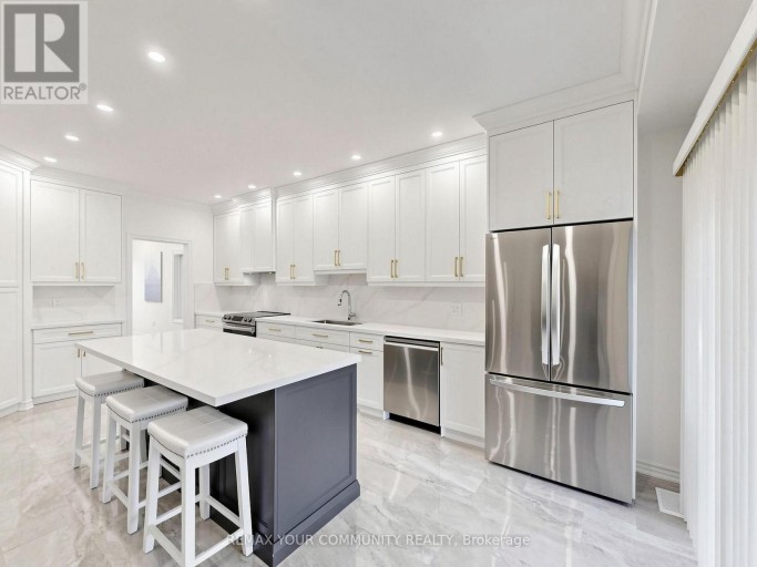 16 WHITESTONE DRIVE, Georgina (Keswick North), Ontario, L4P0A3