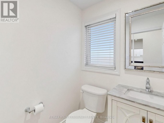 16 WHITESTONE DRIVE, Georgina (Keswick North), Ontario, L4P0A3