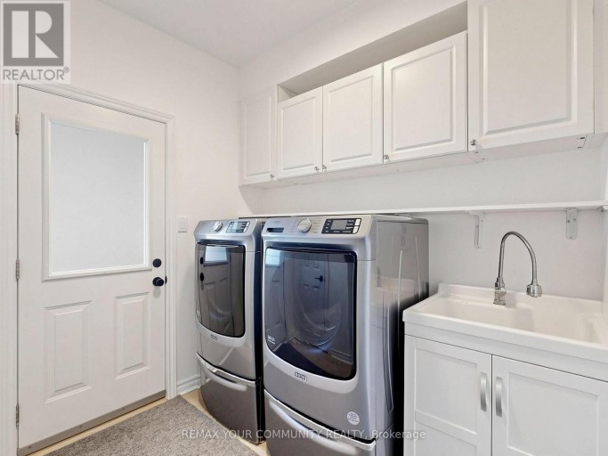 16 WHITESTONE DRIVE, Georgina (Keswick North), Ontario, L4P0A3