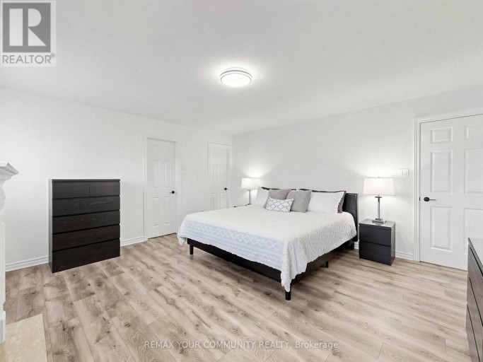 16 WHITESTONE DRIVE, Georgina (Keswick North), Ontario, L4P0A3
