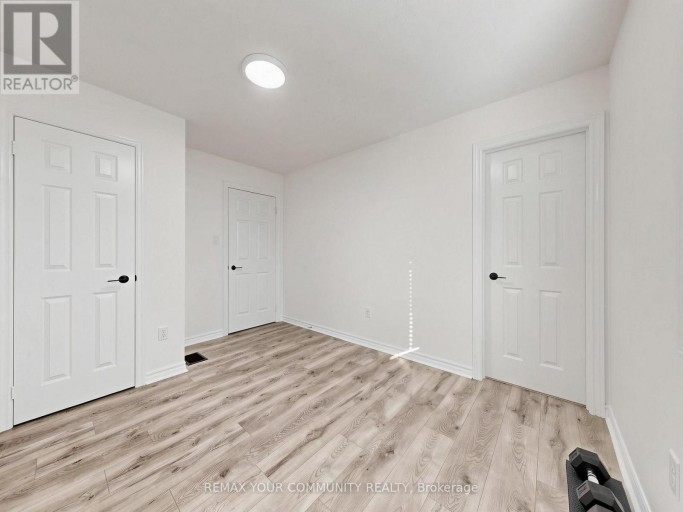 16 WHITESTONE DRIVE, Georgina (Keswick North), Ontario, L4P0A3