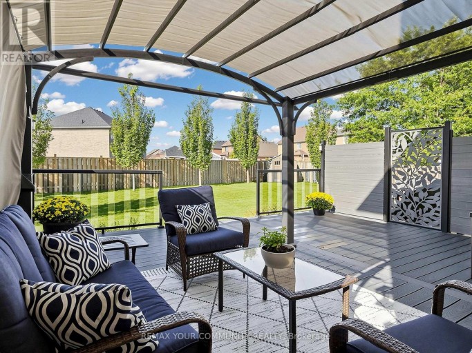 16 WHITESTONE DRIVE, Georgina (Keswick North), Ontario, L4P0A3