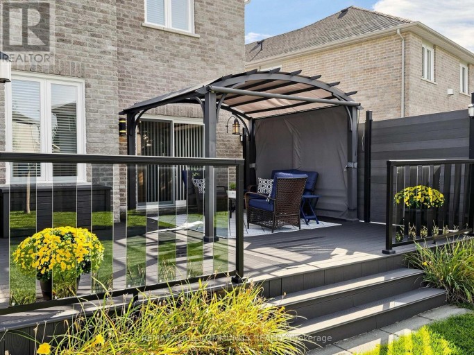 16 WHITESTONE DRIVE, Georgina (Keswick North), Ontario, L4P0A3