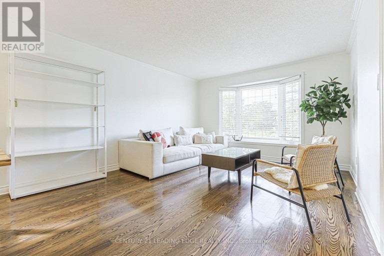 21 MCQUAID COURT, East Gwillimbury (Holland Landing), Ontario, L9N1E8
