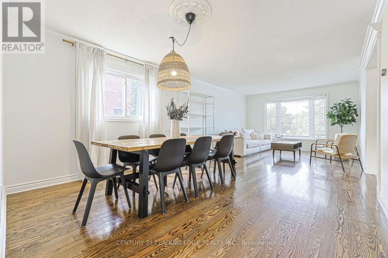 21 MCQUAID COURT, East Gwillimbury (Holland Landing), Ontario, L9N1E8
