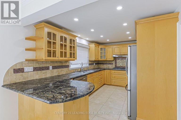 21 MCQUAID COURT, East Gwillimbury (Holland Landing), Ontario, L9N1E8