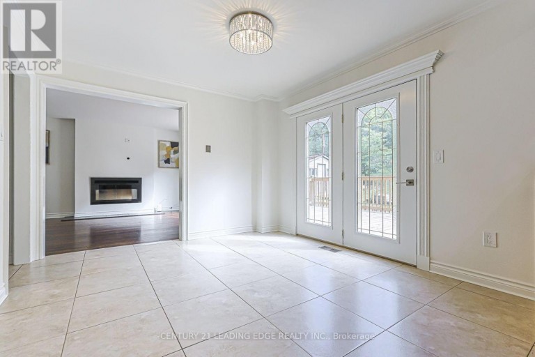 21 MCQUAID COURT, East Gwillimbury (Holland Landing), Ontario, L9N1E8