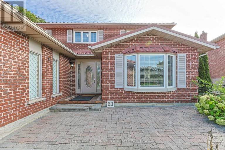 21 MCQUAID COURT, East Gwillimbury (Holland Landing), Ontario, L9N1E8