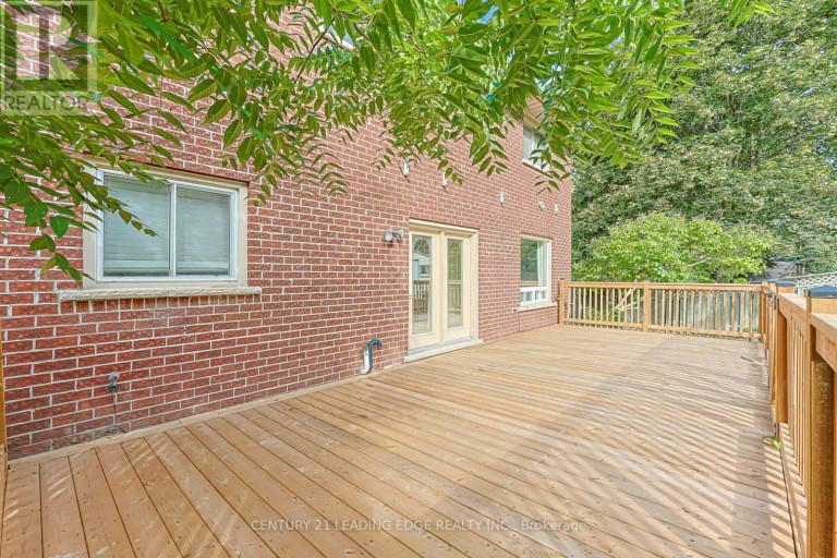 21 MCQUAID COURT, East Gwillimbury (Holland Landing), Ontario, L9N1E8
