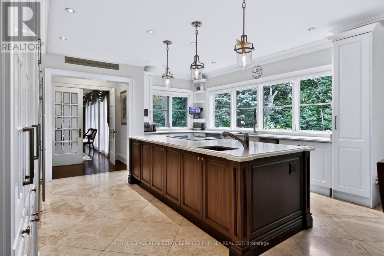 541 ARROWHEAD ROAD, Mississauga (Lorne Park), Ontario, L5H1V5