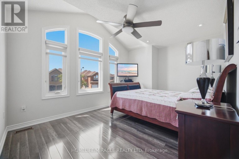 11 BARLEYFIELD ROAD, Brampton (Sandringham-Wellington), Ontario, L6R1R4