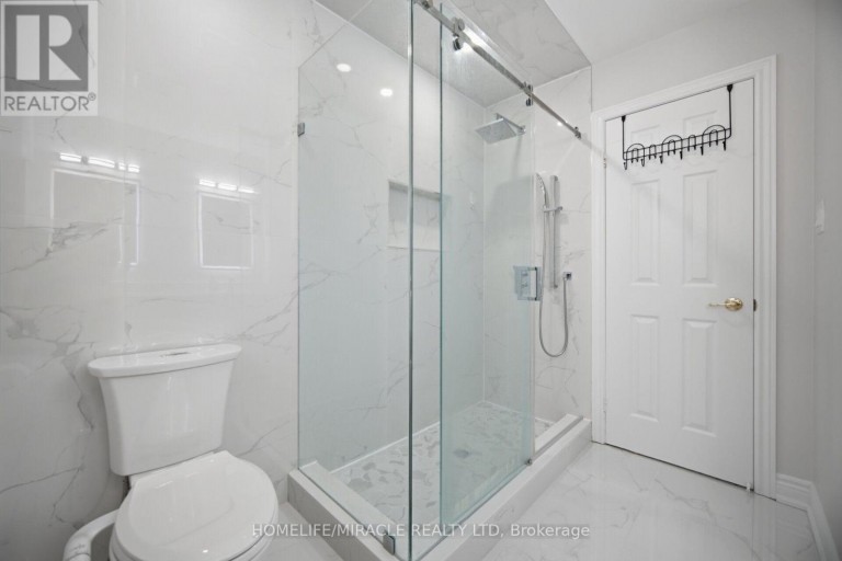 11 BARLEYFIELD ROAD, Brampton (Sandringham-Wellington), Ontario, L6R1R4