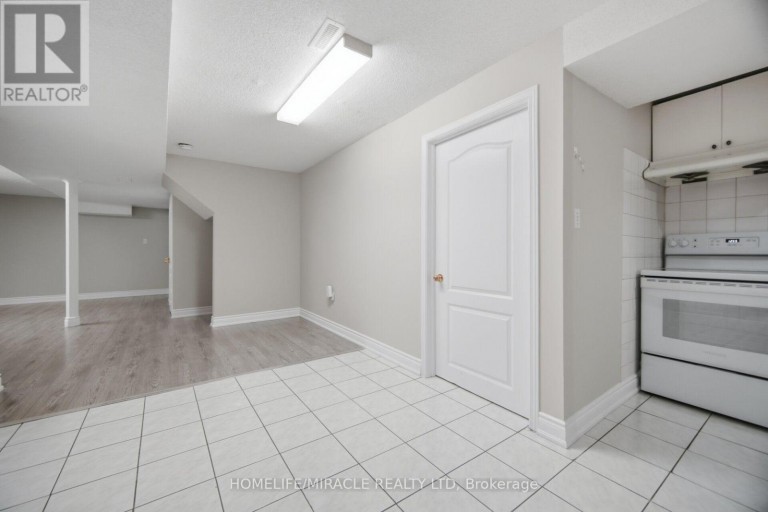 11 BARLEYFIELD ROAD, Brampton (Sandringham-Wellington), Ontario, L6R1R4