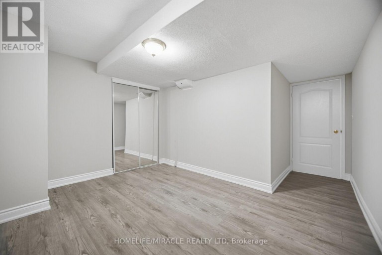 11 BARLEYFIELD ROAD, Brampton (Sandringham-Wellington), Ontario, L6R1R4