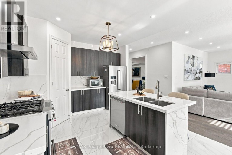 1808 DOUGLAS LANGTREE DRIVE, Oshawa (Taunton), Ontario, L1K0Y3