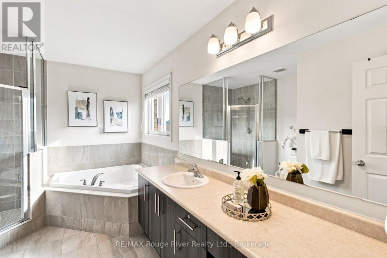 1808 DOUGLAS LANGTREE DRIVE, Oshawa (Taunton), Ontario, L1K0Y3