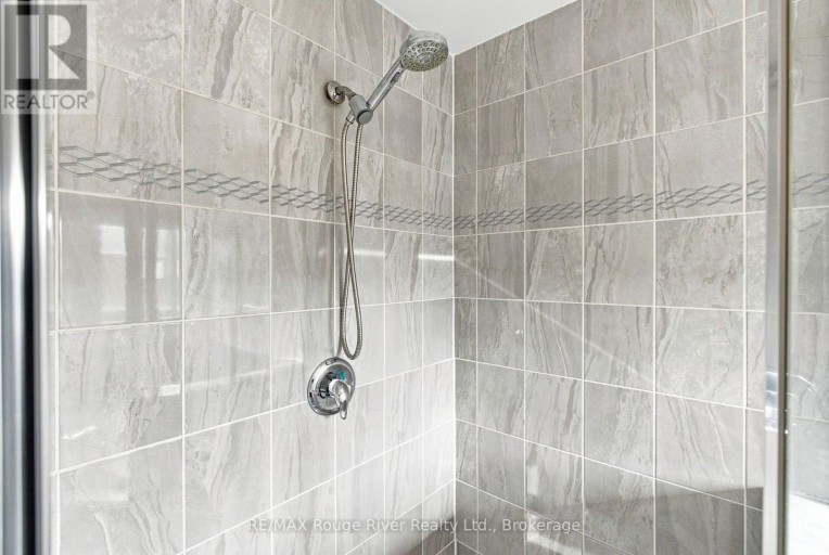 1808 DOUGLAS LANGTREE DRIVE, Oshawa (Taunton), Ontario, L1K0Y3