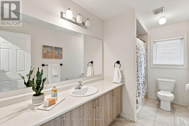 1808 DOUGLAS LANGTREE DRIVE, Oshawa (Taunton), Ontario, L1K0Y3