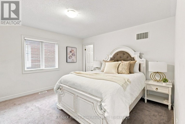 1808 DOUGLAS LANGTREE DRIVE, Oshawa (Taunton), Ontario, L1K0Y3