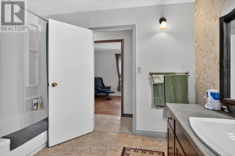 7 MAIN STREET, Cavan Monaghan (Millbrook Village), Ontario, L0A1G0