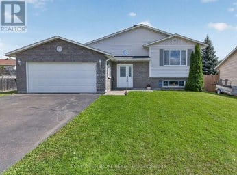 4 WINFIELD STREET Petawawa Ontario photo 1