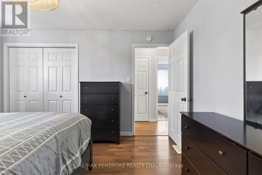 4 WINFIELD STREET Petawawa Ontario photo 30