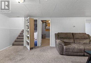 4 WINFIELD STREET Petawawa Ontario photo 35