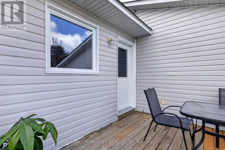 4 WINFIELD STREET, Petawawa, Ontario, K8H0A1
