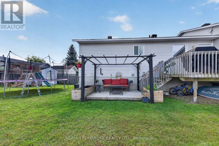 4 WINFIELD STREET, Petawawa, Ontario, K8H0A1