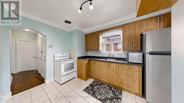 14 VALDANE DRIVE, Toronto (Clairlea-Birchmount), Ontario, M1L2E9