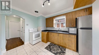 14 VALDANE DRIVE Toronto (Clairlea-Birchmount) Ontario photo 10