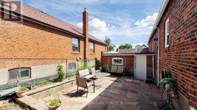 14 VALDANE DRIVE Toronto (Clairlea-Birchmount) Ontario photo 26