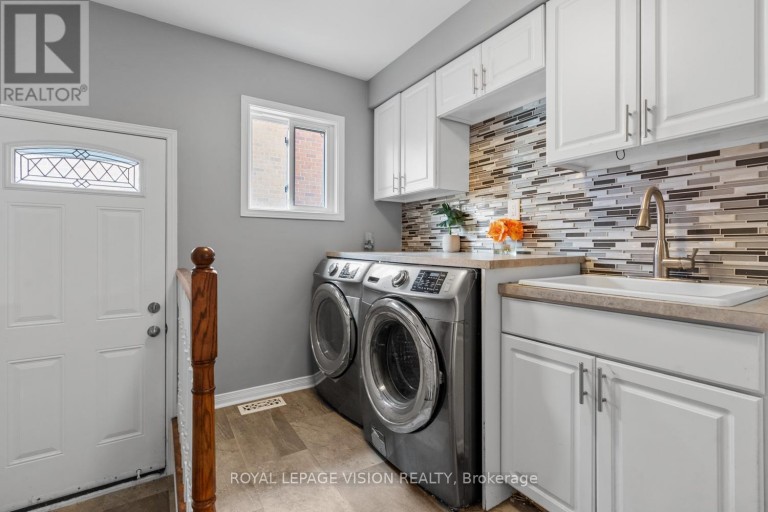 83 BERGIN ROAD, Newmarket (Armitage), Ontario, L3X1S2