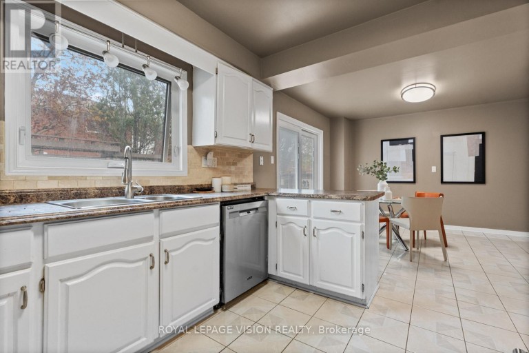 83 BERGIN ROAD, Newmarket (Armitage), Ontario, L3X1S2