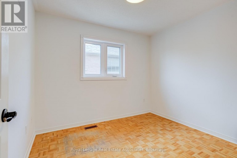 5453 MIDDLEPORT CRESCENT, Mississauga (Hurontario), Ontario, L4Z3V2