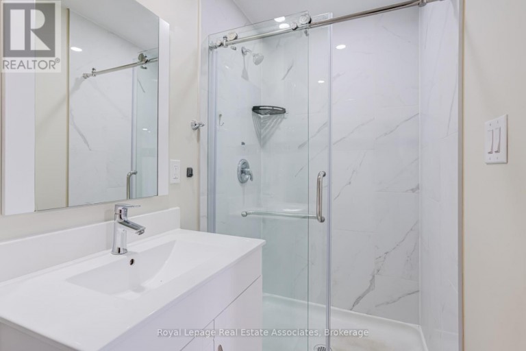 5453 MIDDLEPORT CRESCENT, Mississauga (Hurontario), Ontario, L4Z3V2